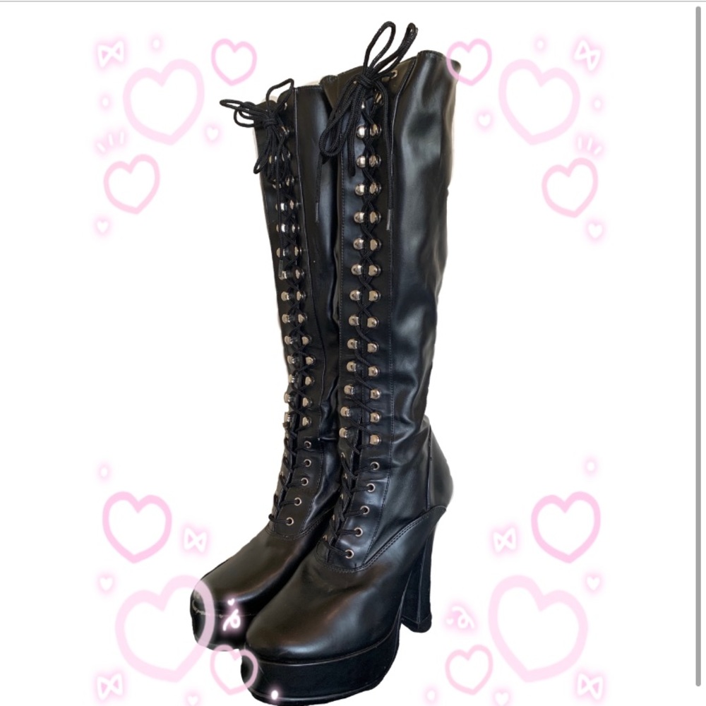 Pleaser Lace up Platform Black Boots
Size 10 
Good condition